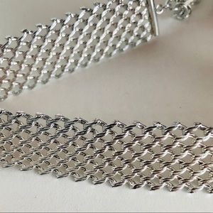 Silver chain link necklace